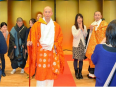 Nhật Bản: Nhà sư trình diễn y áo truyền thống